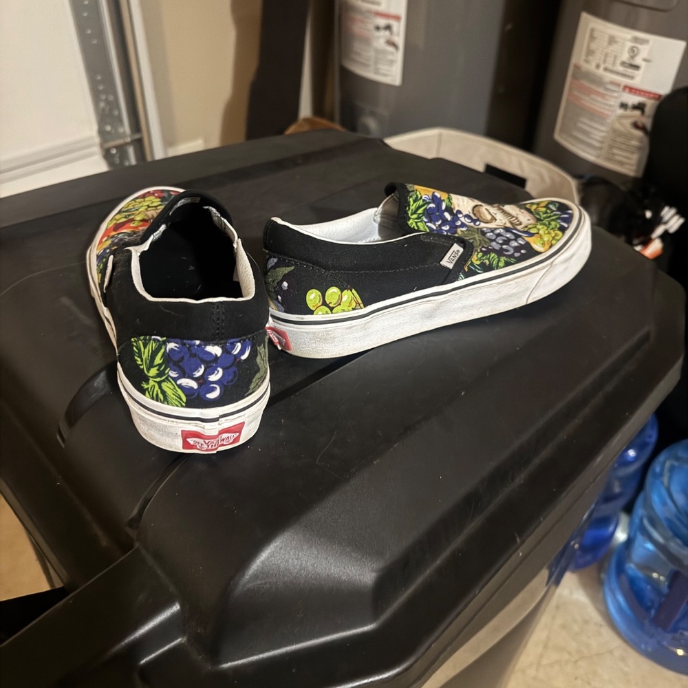 Vans - Picture 3 of 5